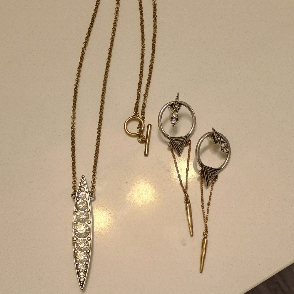 Elegant Gold and Silver Necklace and Earring Set